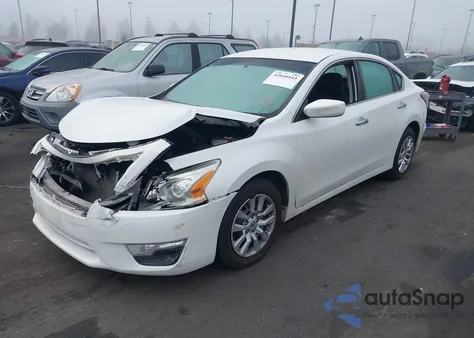 2015 Nissan Altima 2.5/2.5 S/2.5 Sl/2.5 Sv из США, поврежденный, VIN 1N4AL3AP7FN334973
